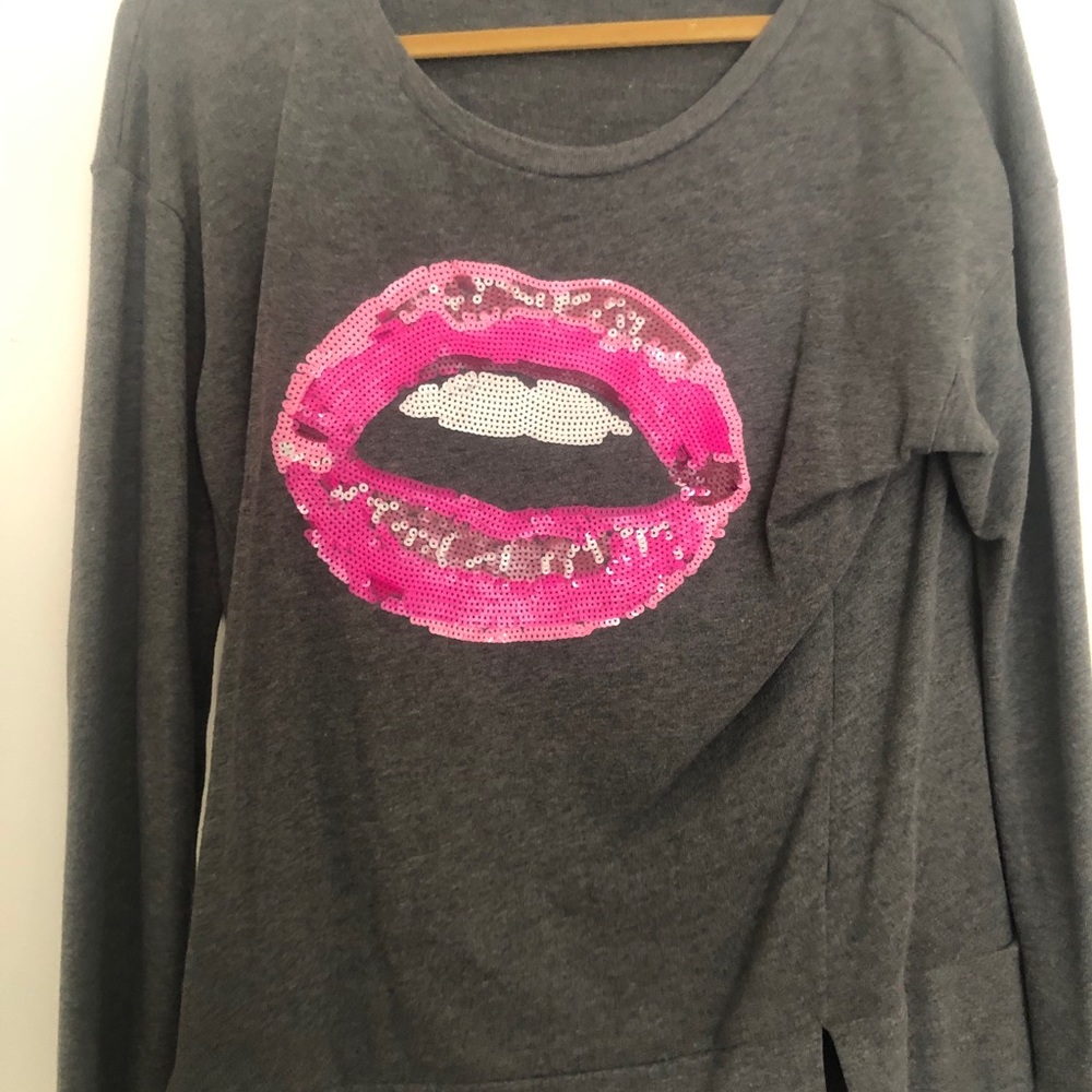 Women’s juicy couture sweatshirt with kiss